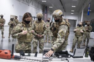 Cum îmbunătățește imprimarea 3D în industria de apărare pregătirea operațională în cadrul ramurilor armatei