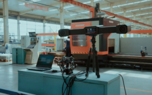 Cum rezolvă tehnologia de scanare 3D metrologică provocarea preciziei în cazul pereților cortină cu geometrie dublu curbată